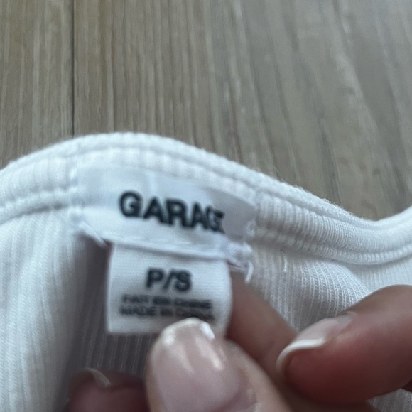 Garage Cropped Ribbed Shirt - Picture 2 of 6